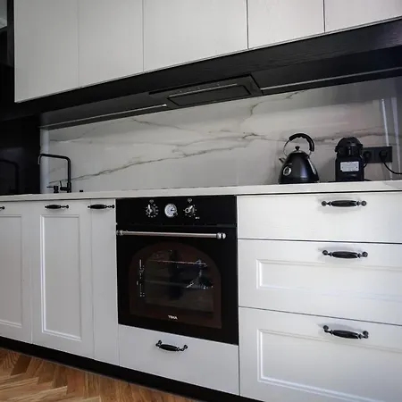 Art Ii Basen & W Centrum Z Balkonem, Faktura Vat *