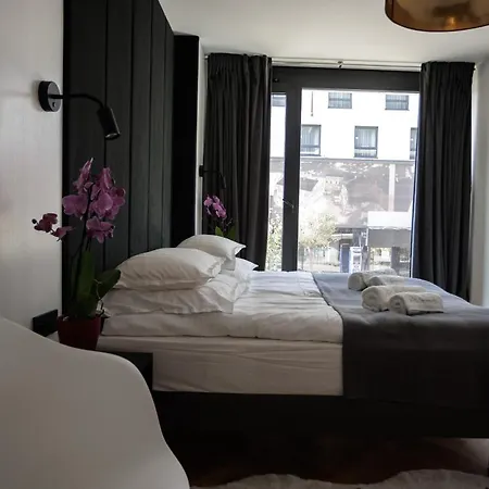 Art Ii Basen & W Centrum Z Balkonem, Faktura Vat *