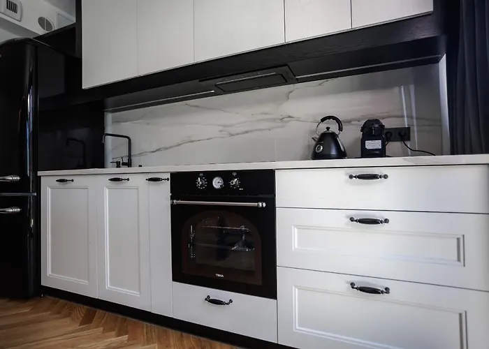 Art Ii Basen & W Centrum Z Balkonem, Faktura Vat *